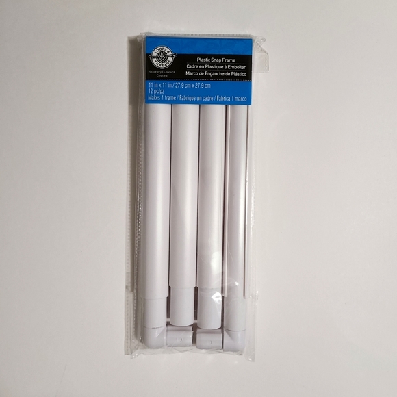 Loops & Threads Plastic Snap Frame - Picture 1 of 3